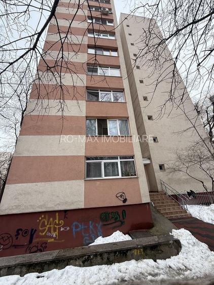 Ap 2 camere 57 mp cu 2 balcoane și 2 locuri parcare str Fizicienilor - 19