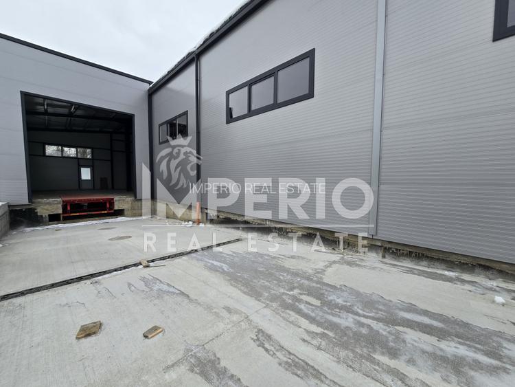Hala cu birouri si apartemente la etaj! - 2