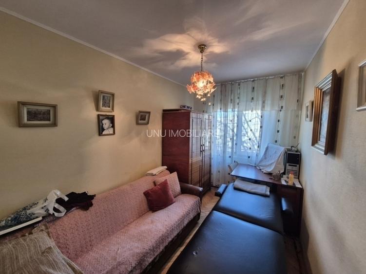 Zona Toma Cozma - Petru Poni Pacurari 3 Camere Dec. - Etaj intermediar - 2