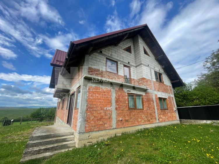 Casă la Rosu | Teren imprejmuit | Priveliste panoramica| Burla - 2