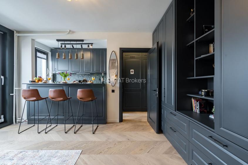 O Vacanță Permanentă în Inima Capitalei, Bulevardul Magheru - 9