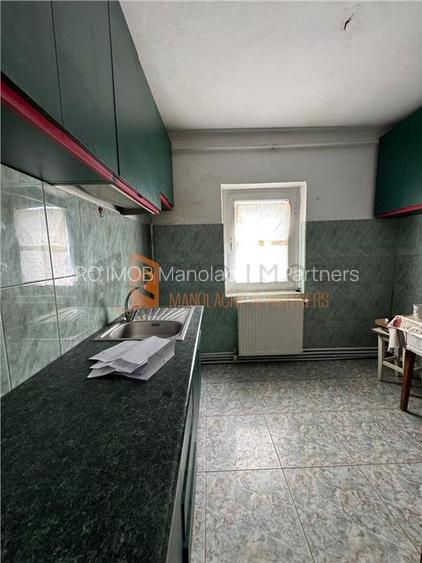 Apartament 3 camere cf1 decomandat zona Micro 3 - 5