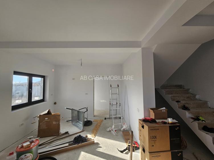 Duplex nou, P+E, 1 apartament la cheie, 1 la alb, Moșnița Veche, comision 0% - 44