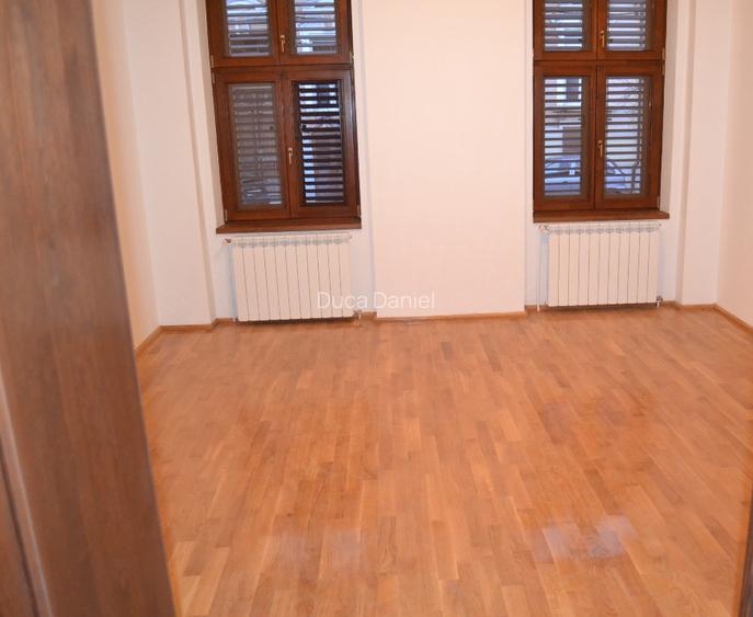 Închiriem birouri în centrul Timisoarei 42mp-360€ , 67mp-550€ , 75 mp-600€  - 2