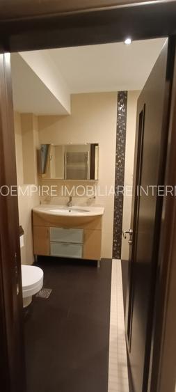 Apartament cu 3 camere de închiriat, zona Km 5 - 8