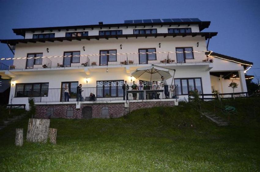 Pensiune:3 km de Castelul Bran, 2.900mp teren, aviz ISU, predare la cheie - 12