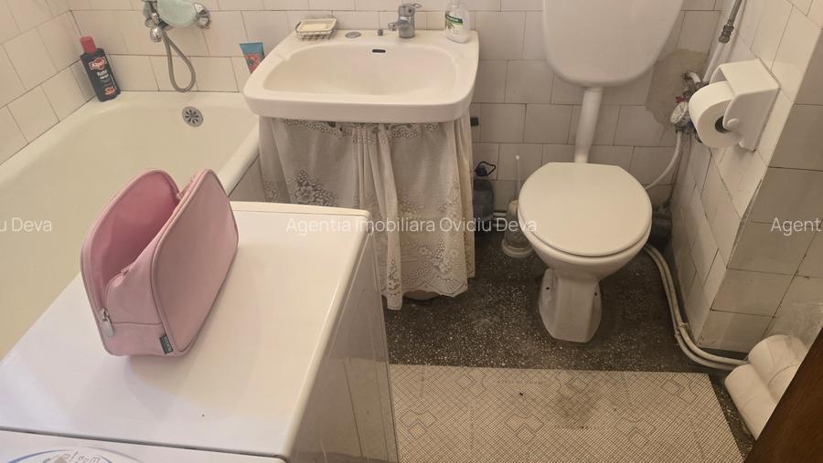 Vand apartament 3 camere decomandat in Deva, Narciselor, (Piata Centrala), et 2 - 9