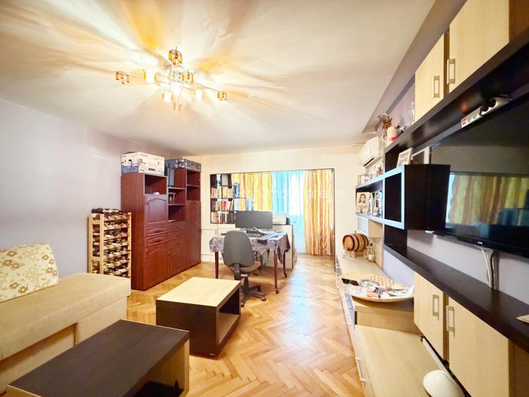 Apartament 4 camere, decomandat, etaj 3, zona Steaua  - 3