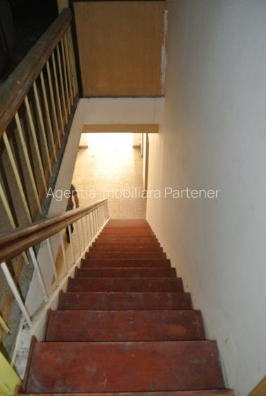 Proprietate Bascov, teren 13.500mp + 2 constructii (36 camere) - 15