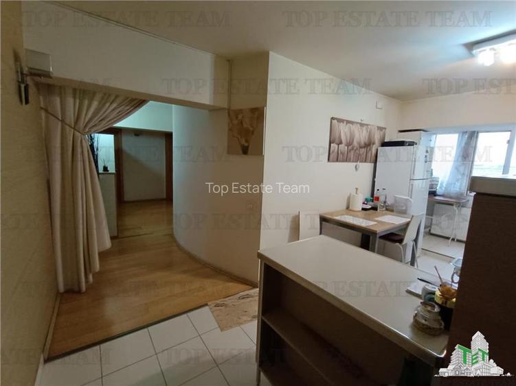 Vanzare apartament  3 camere Titulescu - 10
