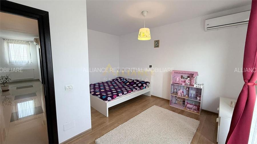 Duplex - 4 camere - 2 bai - 350mp teren - 11