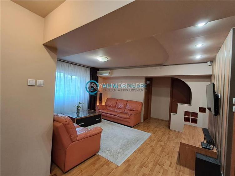 Royal Imobiliare - Vanzare apartament 4 camere zona Piata Mihai Viteazu - 3