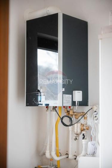 Casă / Vilă cu 5 camere de vânzare - 42