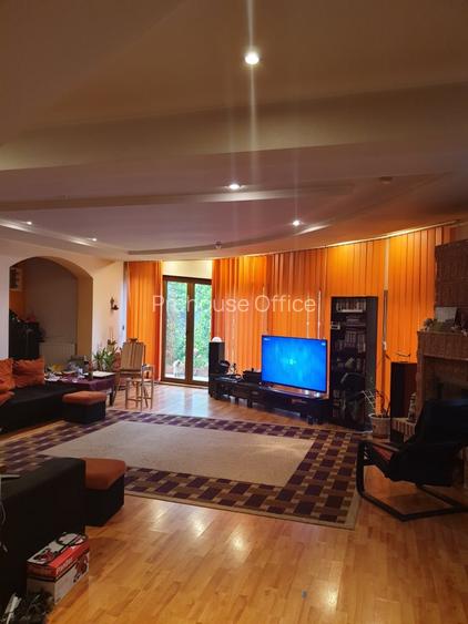 Vilă confortabilă, într o  zonă liniștită cu  acces facil! - 4