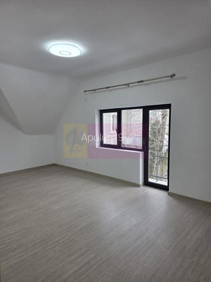 Vila de vanzare cu 6 camere in Sinaia - 35