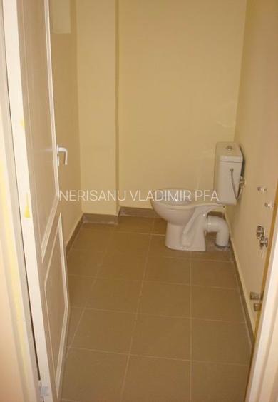 Casa 5 camere, spatiu comercial inclus, stradal, pretabila Rezidential, Cabinet - 17