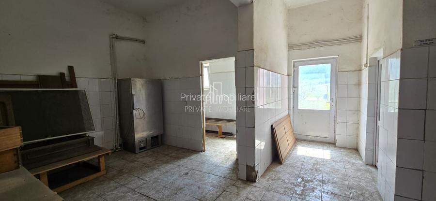 Clădire multifuncțională de vânzare, 470mp utili/nivel, Saes, judet Mures - 16