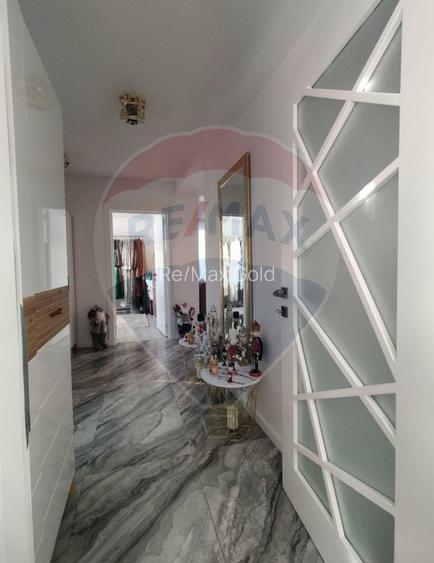 Casă / Vilă cu 5 camere - la 2 minute de Complex Cosmopolis - 2