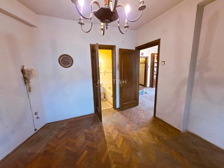 Caderea Bastiliei, apt. 2 camere, etaj 1, balcon,50mp, pe lista de U 3 - 21