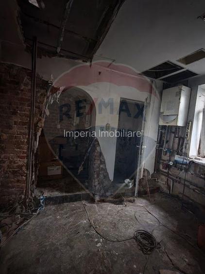 Spațiu comercial , birouri, Ultracentral ,S+P+E, 350 mp - 10