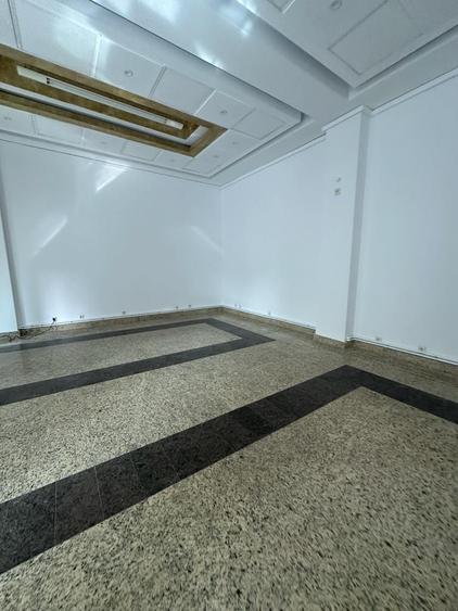 Zona Unirii 50 mp vad comercial stradal