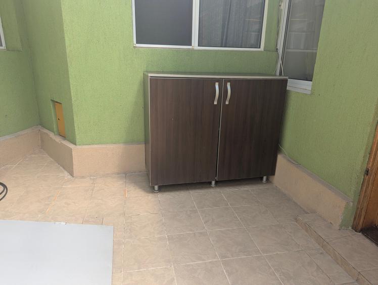 Casa Domenii Herăstrău, 4 camere, 2 băi, curte proprie.