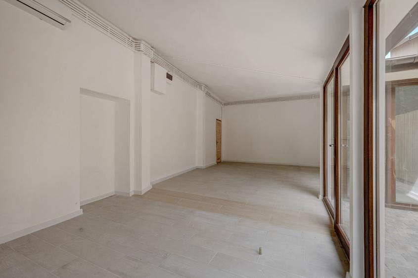 **Spațiu comercial stradal | Parcul Carol | 60 mp | Curte proprie**