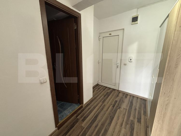 Apartament 2 camere, etaj 3, zona Dumbrava.