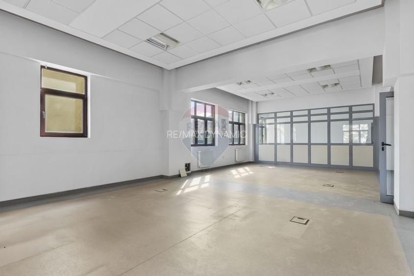 Cladire unica cu destinatii multiple de vanzare Ultracentral Arad - 36