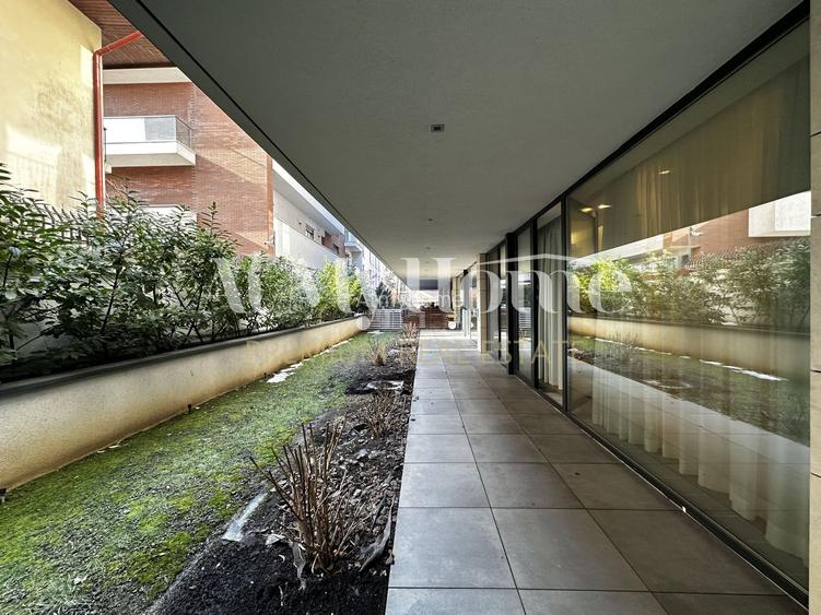 Apartament MODERN cu 4 camere, mobilat partial,finisaje lux, parcare,80mp terasa - 20