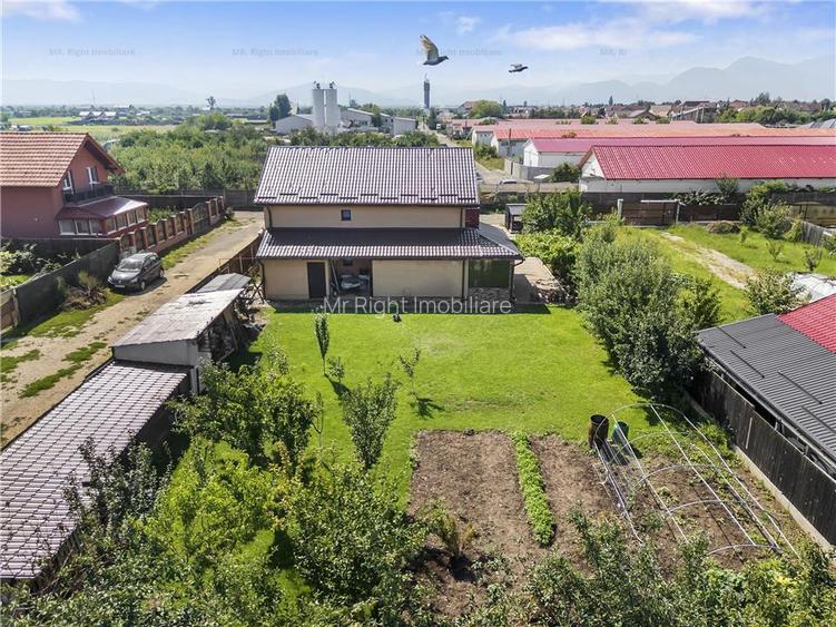 Casa/ Vila superba cu 5 camere si 922 mp teren Harman Brasov - 3