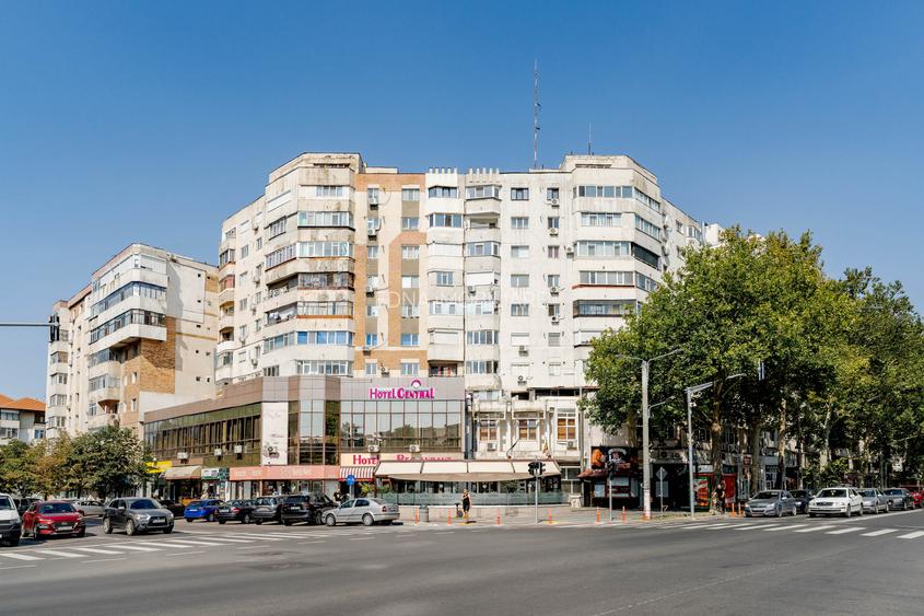 Apartament 3 camere transformat in 2 camere – Bd. Cosminului - 27