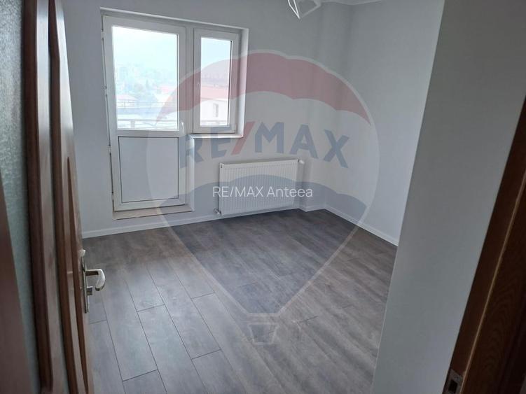 Apartament cu 4 camere - Aparatorii Patriei - Str Democratiei - 7