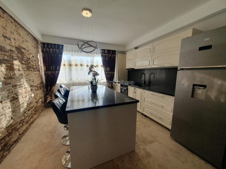 Apartament cu 3 camere, 55 mp, etaj intermediar, cu parcare, zona Petrom - 4