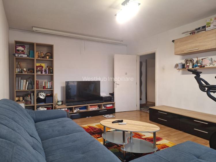 Apartament 4 camere, decomandat, 90 mp utili + 2 balcoane - Iulius Mall - 2