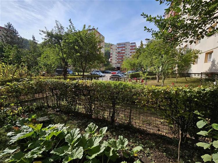 Garsoniera renovata in zona linistita Racadau - 2