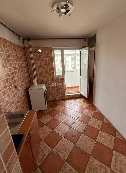 Vând aprtament 2 camere, 54 mp, zona Lujerului, sector 6, București - 9