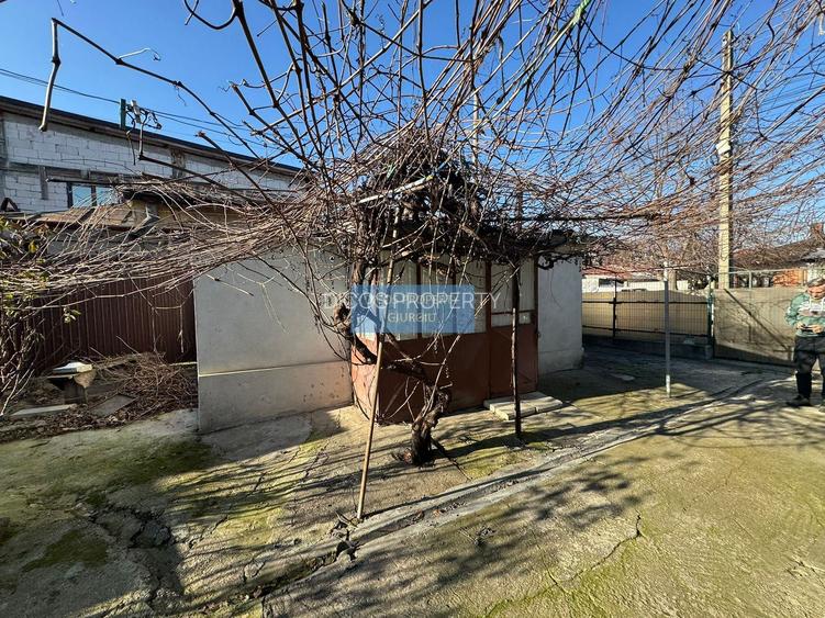 De Vânzare - Casă, Strada Griviței - 38