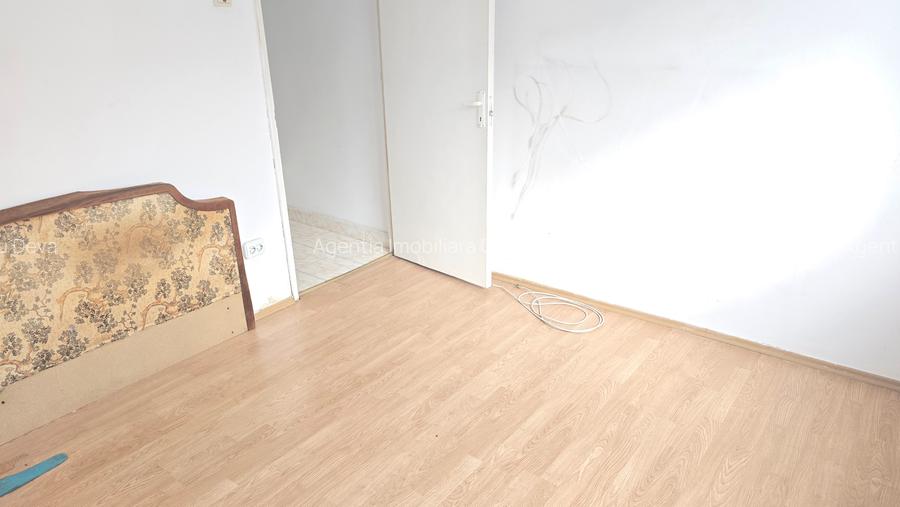 Vand apartament 2 camere decomandat in Deva, zona Micro 15, etaj 7, - 6