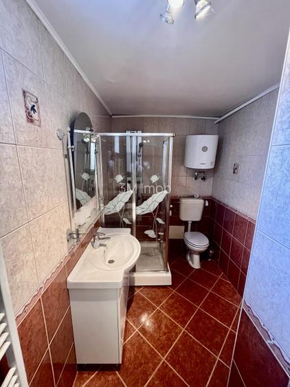 Casa de vanzare Frumusani - Spatiu Comercial la Parter - 25 min de Bucuresti  - 8