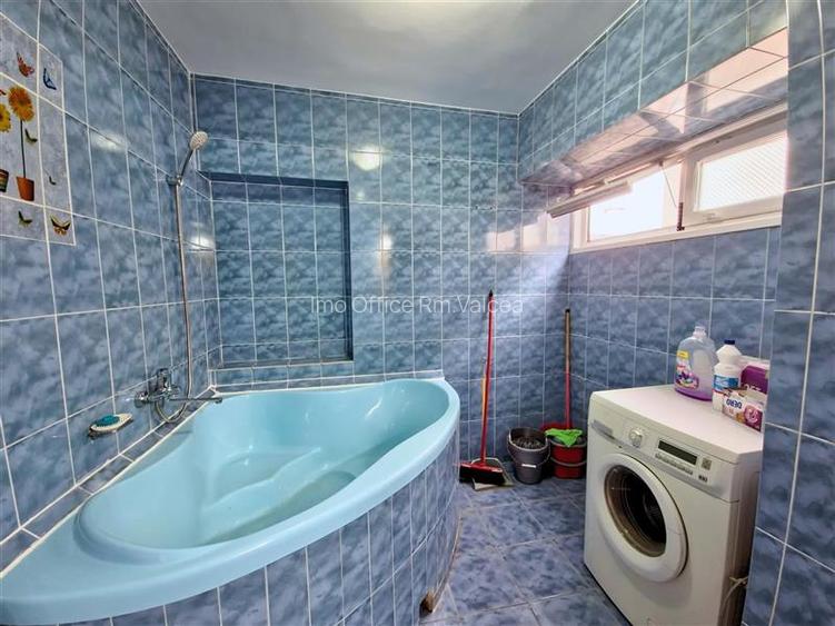 DE INCHIRIAT - 3 CAMERE, CENTRAL, BLOC CU LIFT - 11