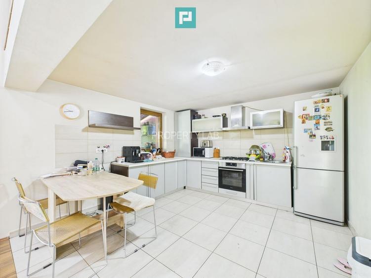 Casă în Mehala - Ideală pentru două familii - 2