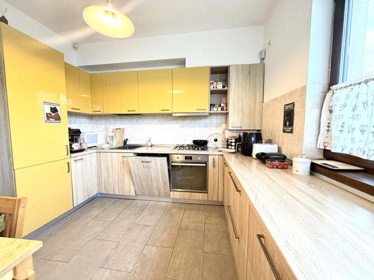 Triplex pe colt, 3 camere, 94 mp utili, 250 mp teren - Dumbravita - 7