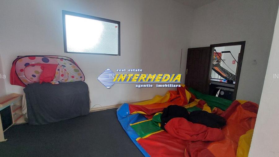 Spatiu comercial - briouri de inchiriat zona Ampoi 3 - 8