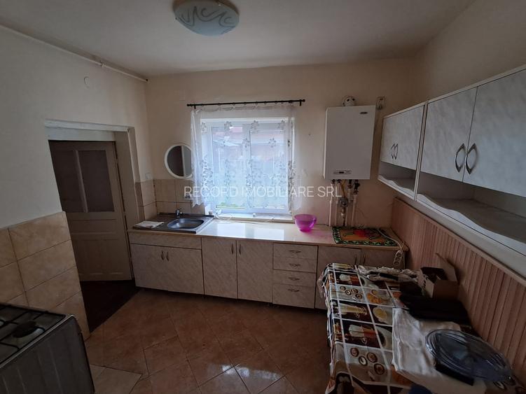 Casa individuala sup.construita 86 mp, teren 672 mp Apahida central - 2