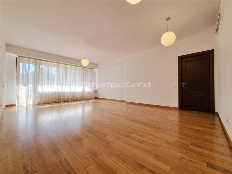 Spacious 2-bedroom Rent | Kiseleff Gated Condominium | Underground Parking - 3