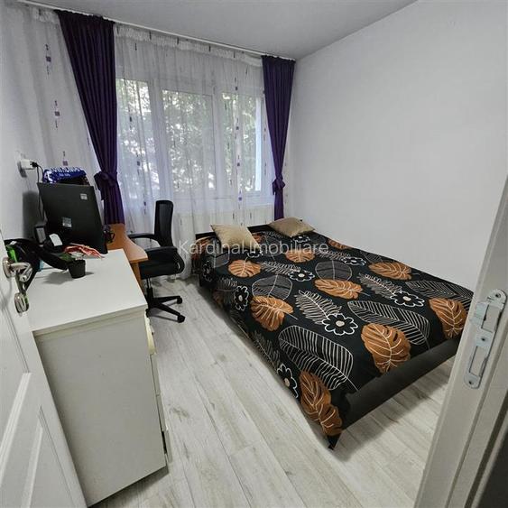 Exclusiv ! Apartament 2 camere Tractorul etajul 1 - 12