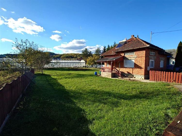 Casa cu teren, aproape de centrul balneo-termal Vata Bai - 4