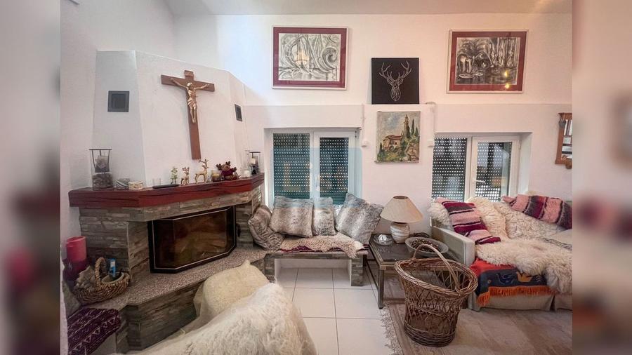 🏡 Casă Tradițională din Cărămidă Arsă – Gărâna, Județul Caraș-Severin