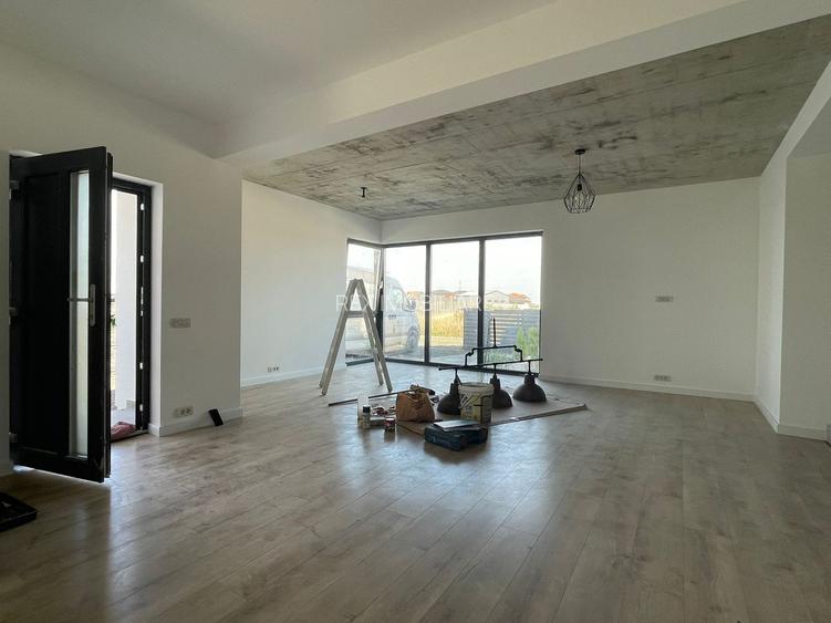 Duplex cu arhitectura deosebita - Mosnita Noua - 4